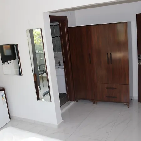 The Lavington Çınarcık