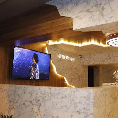 Hotel The Lavington 3*